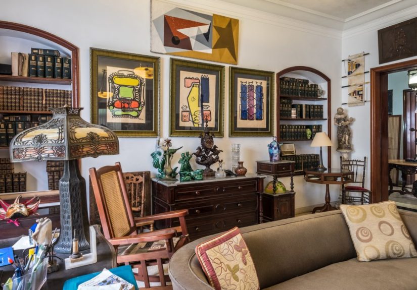 7 No-Judgement Tips to Turn Your Clutter into Cluttercore