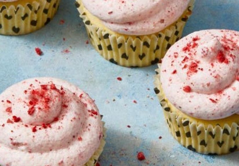 Best Lemon Cupcakes With Strawberry Frosting Recipe - How to Make Lemon Cupcakes With Strawberry Frosting