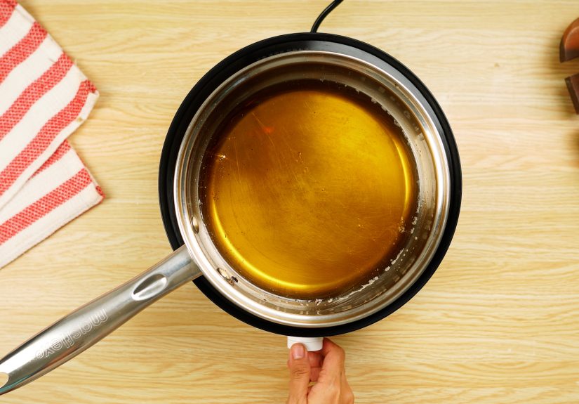 How to Clean Dark Cooking Oil: 15 Steps