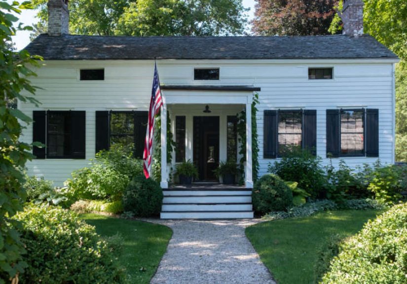Hudson Eclectic: An Artist’s Circa-1830 Home in Claverack, New York