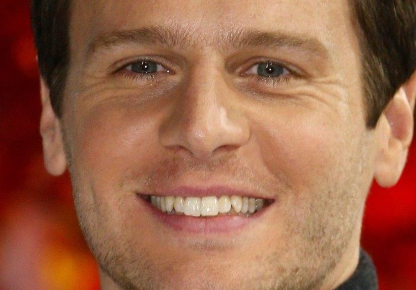Jonathan Groff Rankings And Opinions