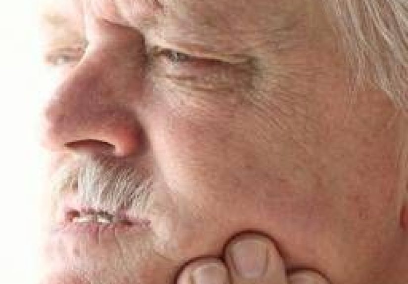 Salivary gland cancer: Symptoms, pictures, outlook, and causes