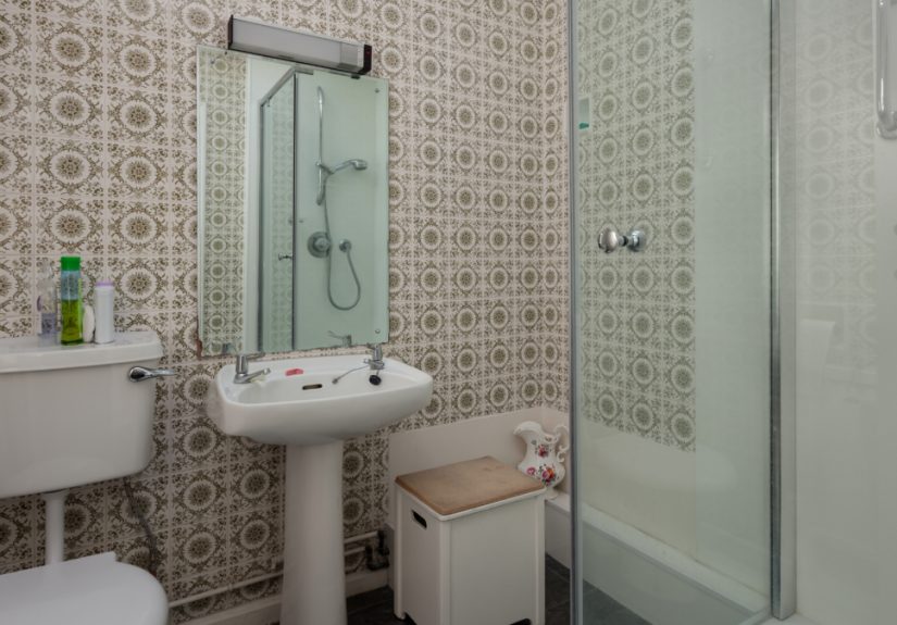 Seven Temporary, Renter-Friendly Bathroom Upgrades