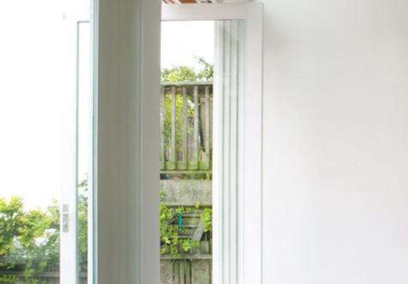 Architectural Element: Pivot Doors by Feldman Architecture