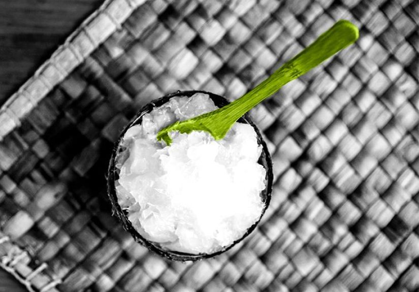 Coconut oil for the thyroid: Is it beneficial?