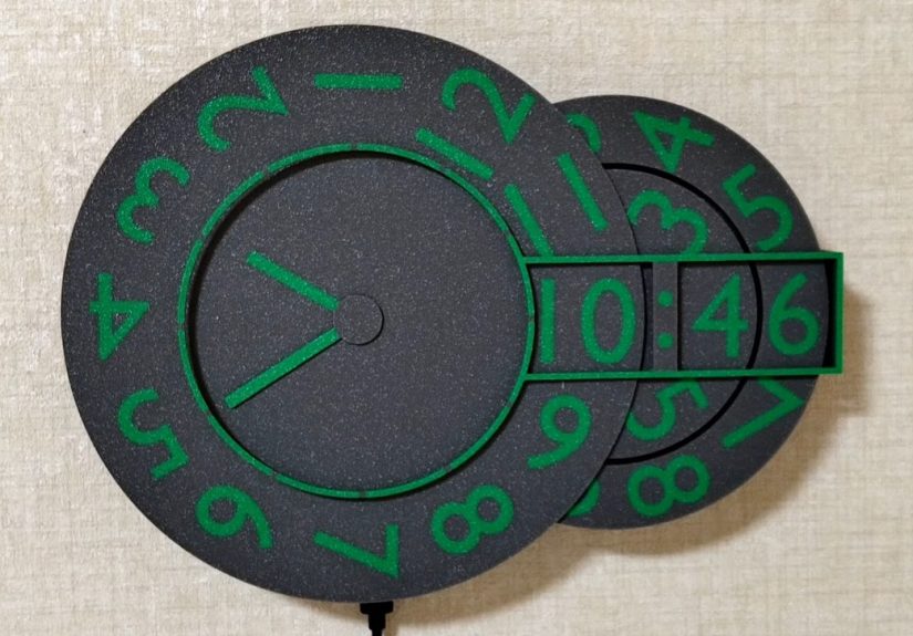 Hybrid Mechanical Clock Shows It Both Ways