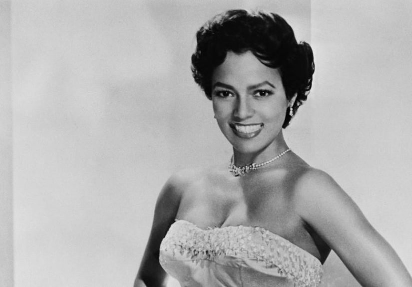 Vintage Old Hollywood Accessories You Need, Per a Stylist