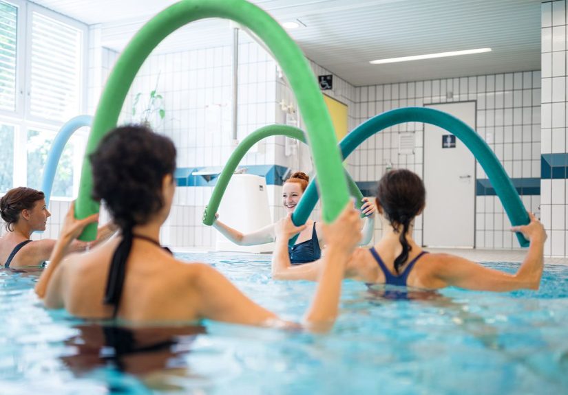 Water Aerobics: 10 Benefits and 3 Drawbacks