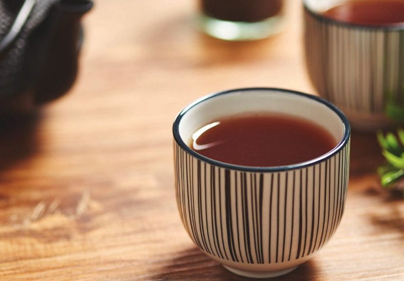 6 Benefits and Uses of Rosemary Tea