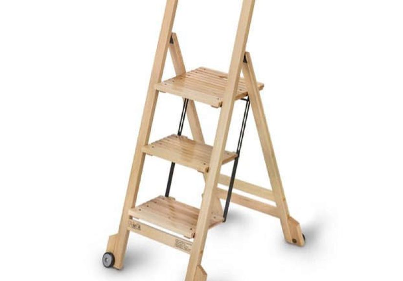 Aris: Old-Fashioned Wooden Goods with Utilitarian Style, Made in Italy