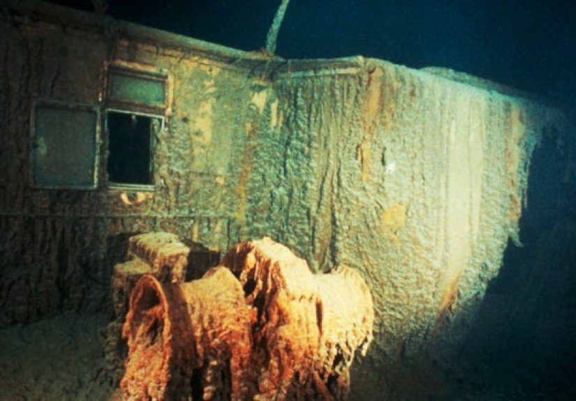 Divers Find Stunning Lost Statue in Titanic's Wreckage