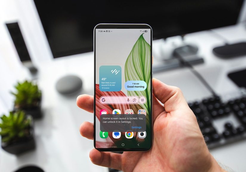 How to Unlock the Home Screen Layout on Samsung