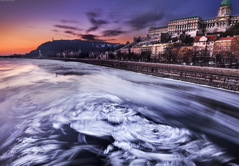 I Captured The Rare View Of The Frozen Danube In Budapest