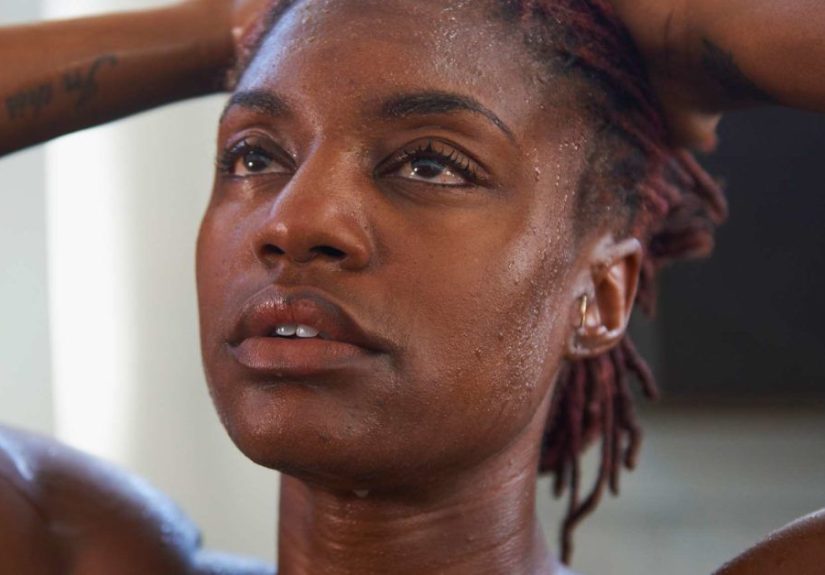 What does a hot flash feel like? Signs and symptoms
