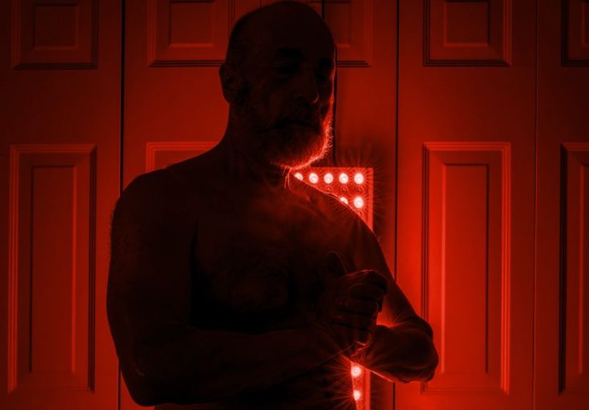 Alzheimer's disease: How light therapy may help improve symptoms