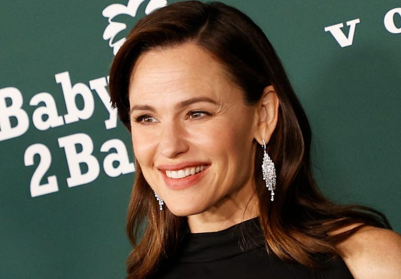 Jennifer Garner Reveals the $6 Lip Product She "Can't Live Without"