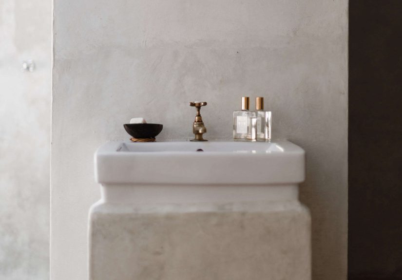 Bathroom of the Week: The Serene and Sculptural Coqui Coqui Bath