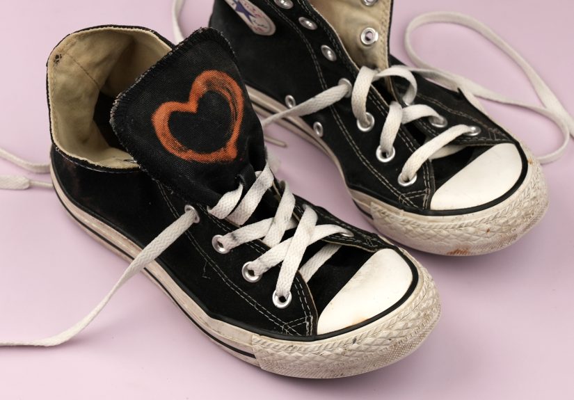 How to Bleach Converse Shoes: 15 Steps